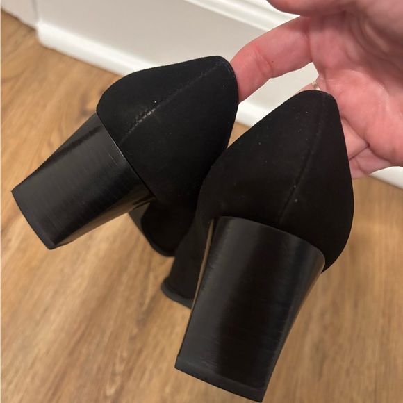 Stuart Weitzman black suede shoes - Picture 5 of 6